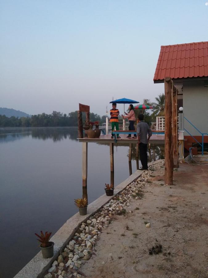 Khum Thong Resort Takuapa エクステリア 写真