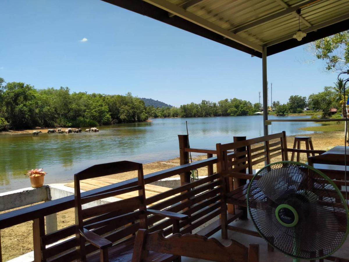 Khum Thong Resort Takuapa エクステリア 写真