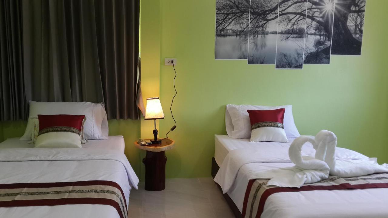 Khum Thong Resort Takuapa エクステリア 写真