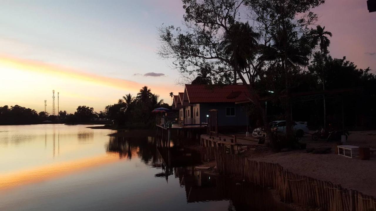 Khum Thong Resort Takuapa エクステリア 写真
